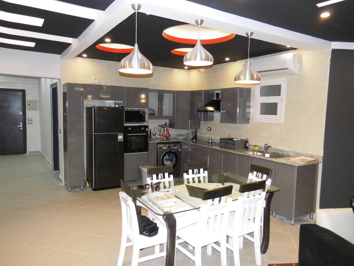 Three-bedroom At Louly Apartment *
